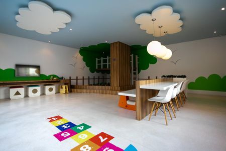 Apartamento à venda com 220m², 3 quartos e 4 vagas Apartamento à venda com 220m², 3 quartos e 4 vagasÁrea comum - Brinquedoteca