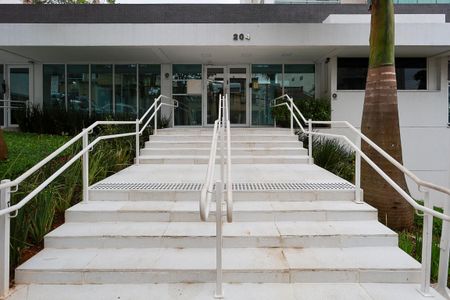 Apartamento à venda com 220m², 3 quartos e 4 vagas Apartamento à venda com 220m², 3 quartos e 4 vagasFachada do condomínio