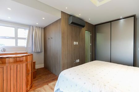 Apartamento à venda com 220m², 3 quartos e 4 vagas Apartamento à venda com 220m², 3 quartos e 4 vagasSuíte 1