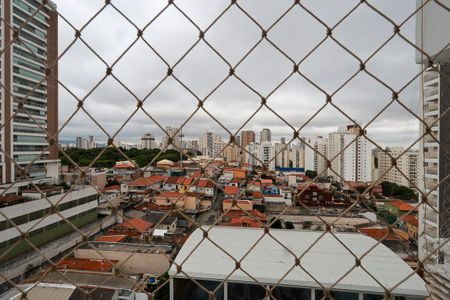 Apartamento à venda com 220m², 3 quartos e 4 vagas Apartamento à venda com 220m², 3 quartos e 4 vagasVista da suíte 2