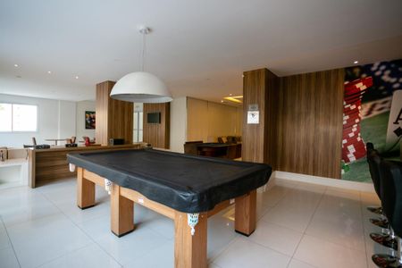 Apartamento à venda com 220m², 3 quartos e 4 vagas Apartamento à venda com 220m², 3 quartos e 4 vagasÁrea comum - Salão de jogos adulto