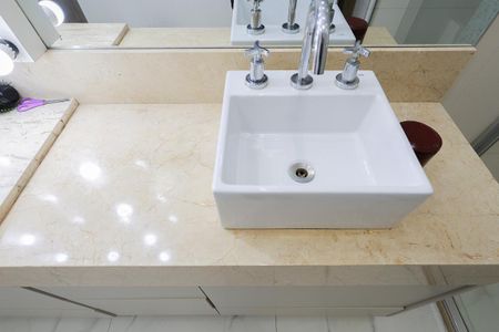 Apartamento à venda com 220m², 3 quartos e 4 vagas Apartamento à venda com 220m², 3 quartos e 4 vagasBanheiro 2 da suíte 1