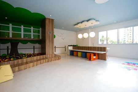 Apartamento à venda com 220m², 3 quartos e 4 vagas Apartamento à venda com 220m², 3 quartos e 4 vagasÁrea comum - Brinquedoteca