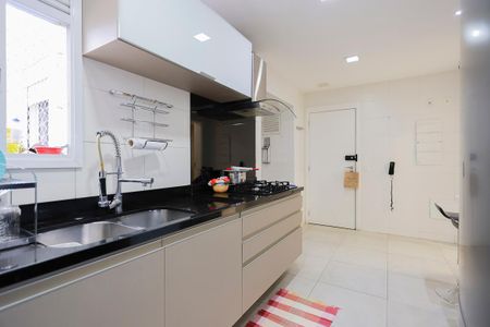 Apartamento à venda com 220m², 3 quartos e 4 vagas Apartamento à venda com 220m², 3 quartos e 4 vagasCozinha