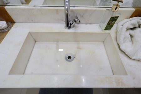 Apartamento à venda com 220m², 3 quartos e 4 vagas Apartamento à venda com 220m², 3 quartos e 4 vagasLavabo