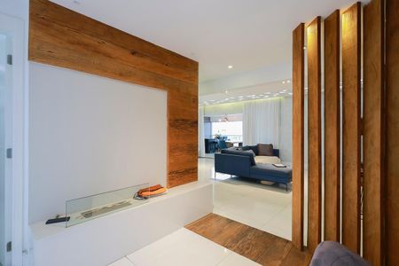 Apartamento à venda com 220m², 3 quartos e 4 vagas Apartamento à venda com 220m², 3 quartos e 4 vagasSala de TV