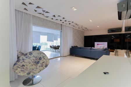 Apartamento à venda com 220m², 3 quartos e 4 vagas Apartamento à venda com 220m², 3 quartos e 4 vagasSala de estar