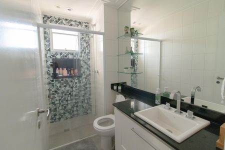 Apartamento à venda com 94m², 2 quartos e 2 vagas Apartamento à venda com 94m², 2 quartos e 2 vagasBanheiro da suíte