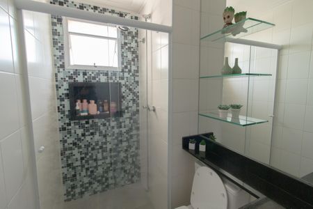 Apartamento à venda com 94m², 2 quartos e 2 vagas Apartamento à venda com 94m², 2 quartos e 2 vagasBanheiro da suíte