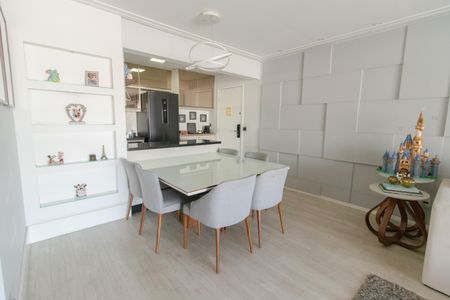 Apartamento à venda com 94m², 2 quartos e 2 vagas Apartamento à venda com 94m², 2 quartos e 2 vagasSala
