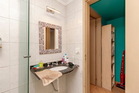 Apartamento à venda com 74m², 2 quartos e 1 vaga Apartamento à venda com 74m², 2 quartos e 1 vagaBanheiro Social