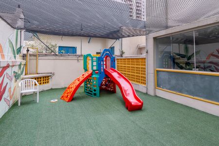 Apartamento à venda com 74m², 2 quartos e 1 vaga Apartamento à venda com 74m², 2 quartos e 1 vagaÁrea Comum - Playground