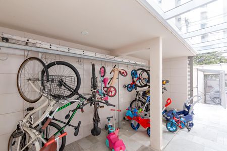 Apartamento à venda com 74m², 2 quartos e 1 vaga Apartamento à venda com 74m², 2 quartos e 1 vagaÁrea Comum - Bicicletário