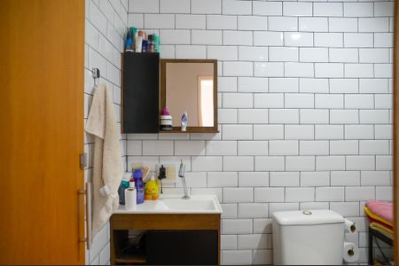 Apartamento à venda com 80m², 3 quartos e 1 vaga Apartamento à venda com 80m², 3 quartos e 1 vagaBanheiro