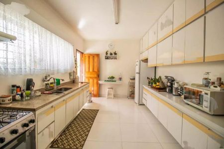 Casa à venda com 290m², 5 quartos e 4 vagas