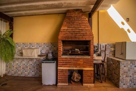 Casa à venda com 290m², 5 quartos e 4 vagas