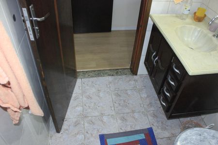 Casa à venda com 220m², 3 quartos e 3 vagasBanheiro 1