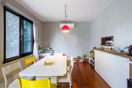 Casa à venda com 3 quartos, 195m² em Jardim Marajoara, São Paulo