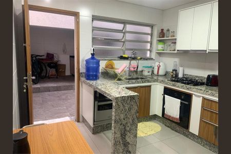 Casa à venda com 3 quartos, 165m² em Jardim Aeroporto, São Paulo