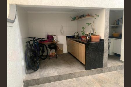 Casa à venda com 3 quartos, 165m² em Jardim Aeroporto, São Paulo