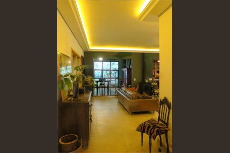 Casa à venda com 2 quartos, 300m² em Real Parque, São Paulo