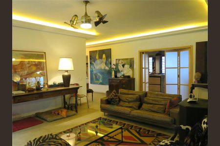 Casa à venda com 2 quartos, 300m² em Real Parque, São Paulo