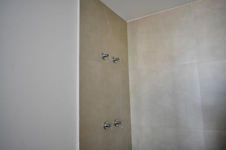 Apartamento à venda com 141m², 3 quartos e 2 vagas Apartamento à venda com 141m², 3 quartos e 2 vagasBanheiro da Suíte 2