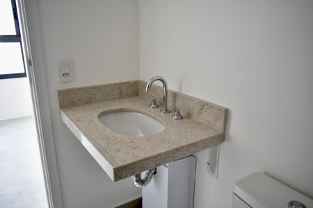 Apartamento à venda com 141m², 3 quartos e 2 vagas Apartamento à venda com 141m², 3 quartos e 2 vagasBanheiro da Suíte 2