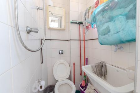 Apartamento à venda com 128m², 3 quartos e sem vaga Apartamento à venda com 128m², 3 quartos e sem vagaBanheiro de serviço