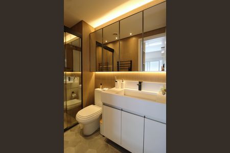 Banheiro da Suíte de apartamento para alugar com 1 quarto, 46m² em Moema, São Paulo