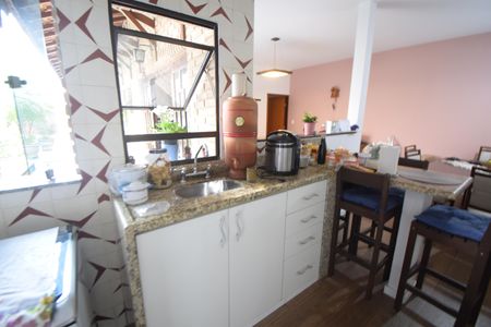 Casa à venda com 350m², 3 quartos e 2 vagasCozinha