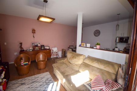 Casa à venda com 350m², 3 quartos e 2 vagasSala