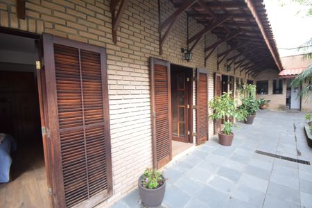 Casa à venda com 350m², 3 quartos e 2 vagasQuintal