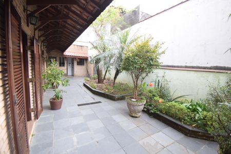 Casa à venda com 350m², 3 quartos e 2 vagasQuintal