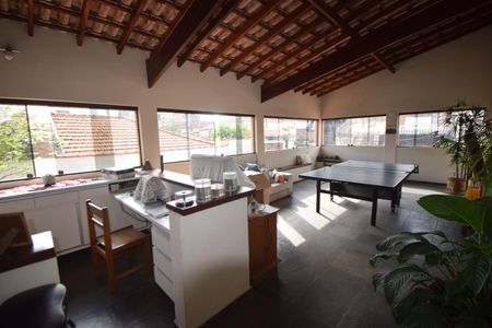 Casa à venda com 350m², 3 quartos e 2 vagasSalão de Festas