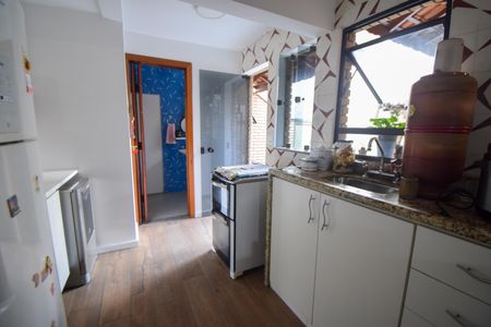 Casa à venda com 350m², 3 quartos e 2 vagasCozinha