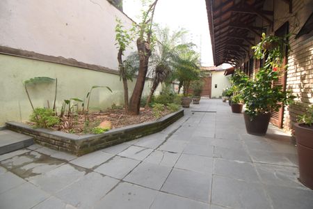 Casa à venda com 350m², 3 quartos e 2 vagasQuintal