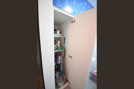 Casa à venda com 350m², 3 quartos e 2 vagasBanheiro 1