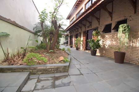 Casa à venda com 350m², 3 quartos e 2 vagasQuintal