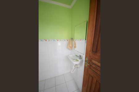 Casa à venda com 350m², 3 quartos e 2 vagasBanheiro 2