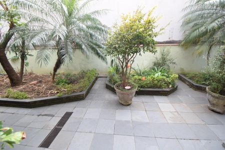 Casa à venda com 350m², 3 quartos e 2 vagasQuintal