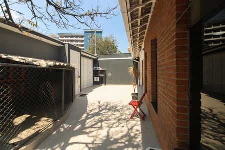 Casa à venda com 340m², 3 quartos e 3 vagas Casa à venda com 340m², 3 quartos e 3 vagasQuintal