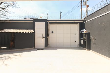 Casa à venda com 340m², 3 quartos e 3 vagas Casa à venda com 340m², 3 quartos e 3 vagasGaragem