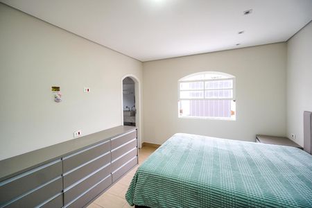 Casa à venda com 340m², 3 quartos e 3 vagas Casa à venda com 340m², 3 quartos e 3 vagasSuíte