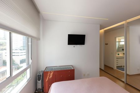 Apartamento à venda com 77m², 2 quartos e 2 vagas Apartamento à venda com 77m², 2 quartos e 2 vagasSuíte