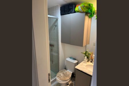 Banheiro 1 de apartamento à venda com 2 quartos, 58m² em Passo d’Areia, Porto Alegre