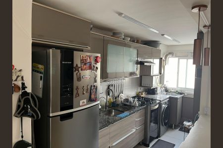 Cozinha de apartamento à venda com 2 quartos, 58m² em Passo d’Areia, Porto Alegre