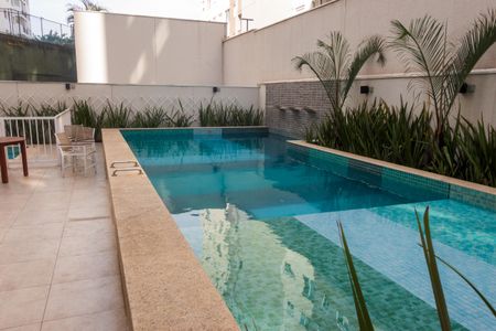 Apartamento à venda com 34m², 2 quartos e sem vaga Apartamento à venda com 34m², 2 quartos e sem vagaÁrea comum - Piscina