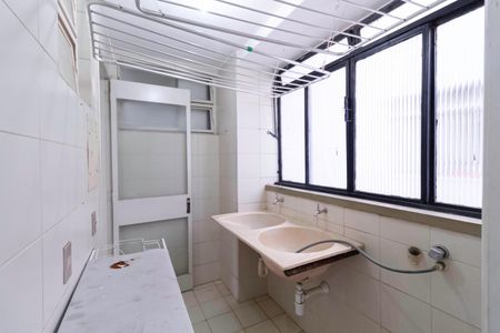 Apartamento à venda com 85m², 3 quartos e 2 vagas Apartamento à venda com 85m², 3 quartos e 2 vagasÁrea de serviço