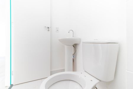 Apartamento para alugar com 33m², 2 quartos e sem vaga Apartamento para alugar com 33m², 2 quartos e sem vagaBanheiro